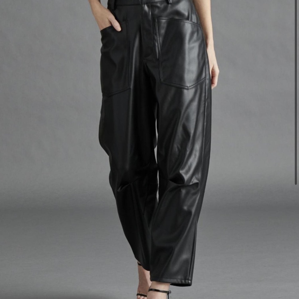 Women's Black Leather Steve Madden size M Pants